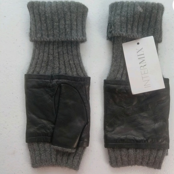NWT! CAROLINA AMATO Gray Cashmere Wool Black Leather Fingerless Gloves - Picture 9 of 9